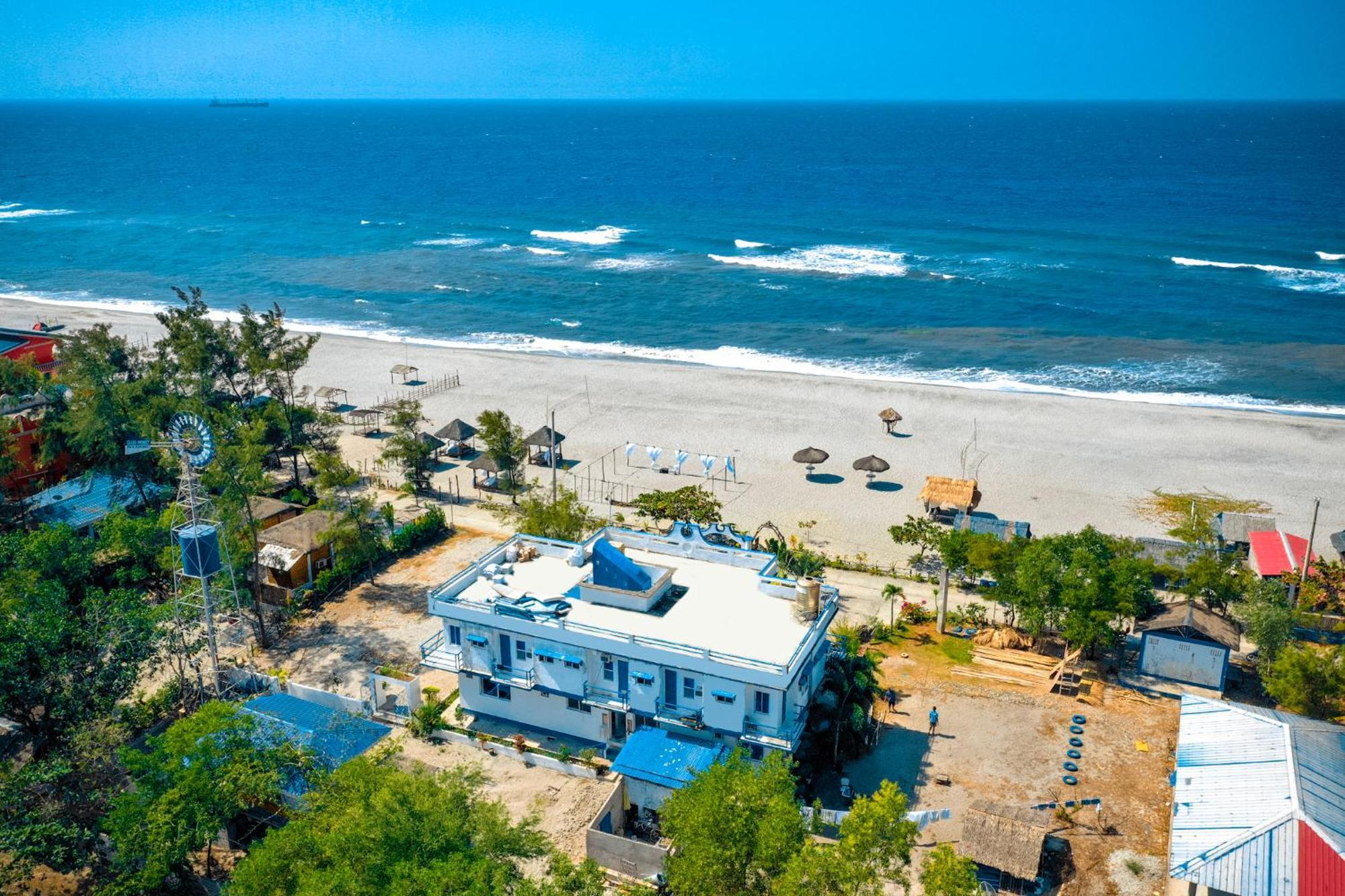 Club Monet Beachfront Resort By Cocotel Cabangan Dış mekan fotoğraf
