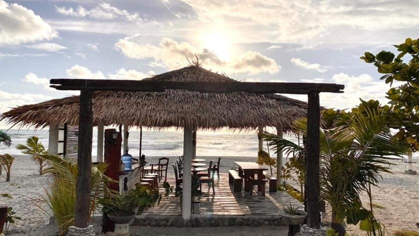 Club Monet Beachfront Resort By Cocotel Cabangan Dış mekan fotoğraf