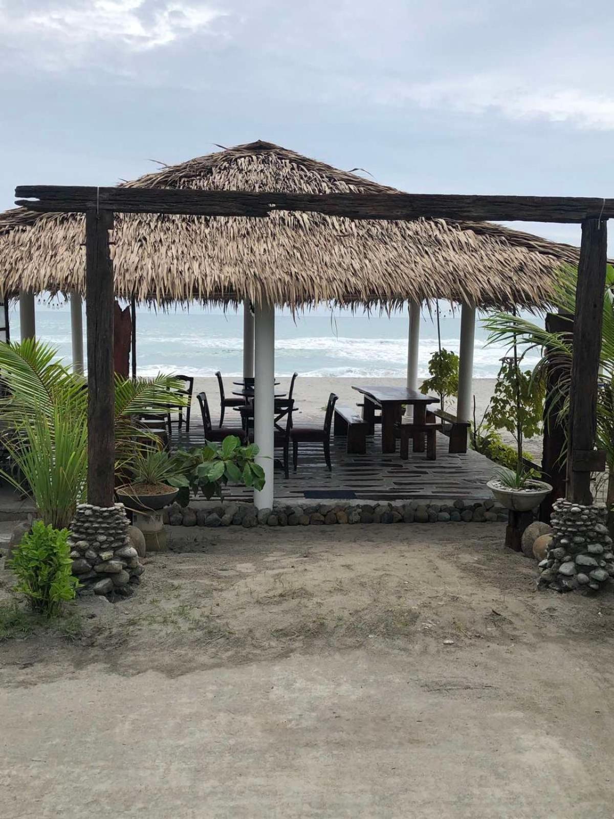 Club Monet Beachfront Resort By Cocotel Cabangan Dış mekan fotoğraf