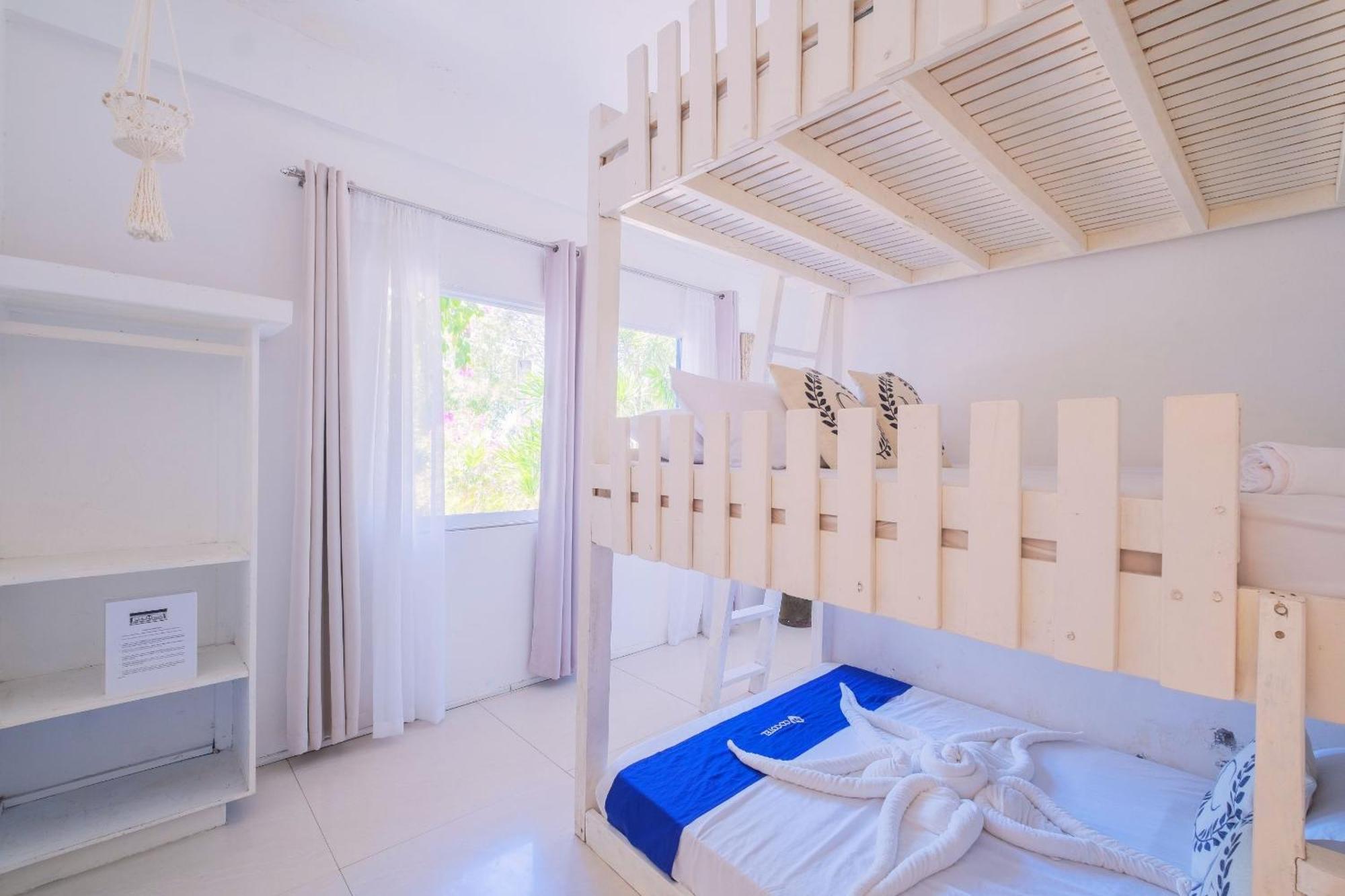 Club Monet Beachfront Resort By Cocotel Cabangan Oda fotoğraf