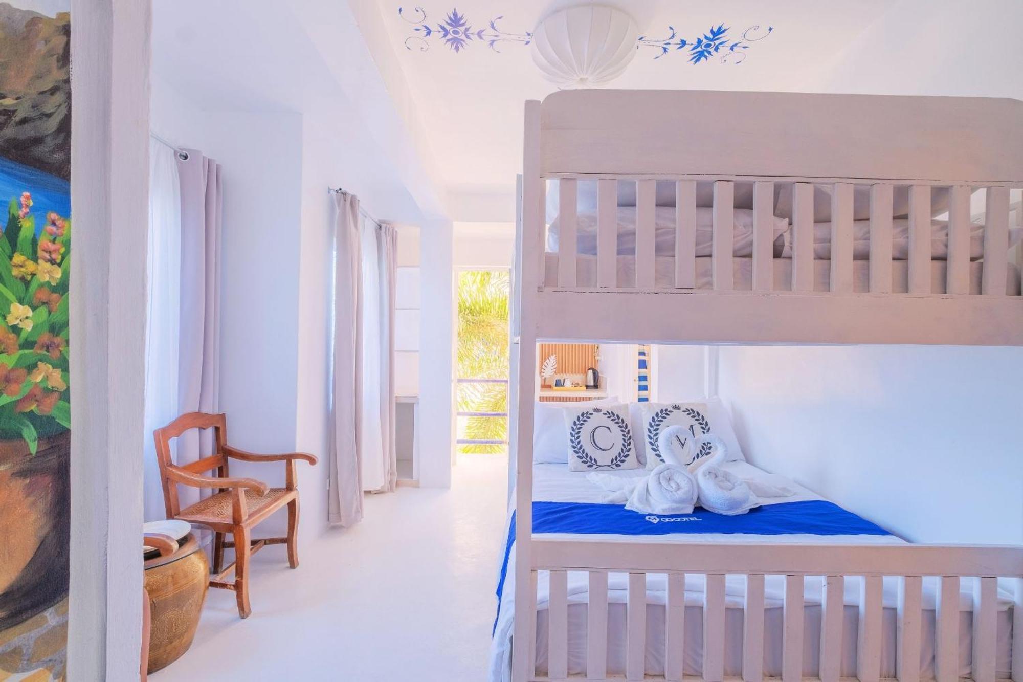 Club Monet Beachfront Resort By Cocotel Cabangan Oda fotoğraf