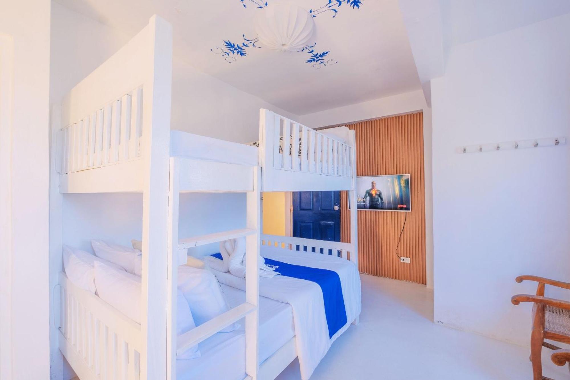Club Monet Beachfront Resort By Cocotel Cabangan Oda fotoğraf